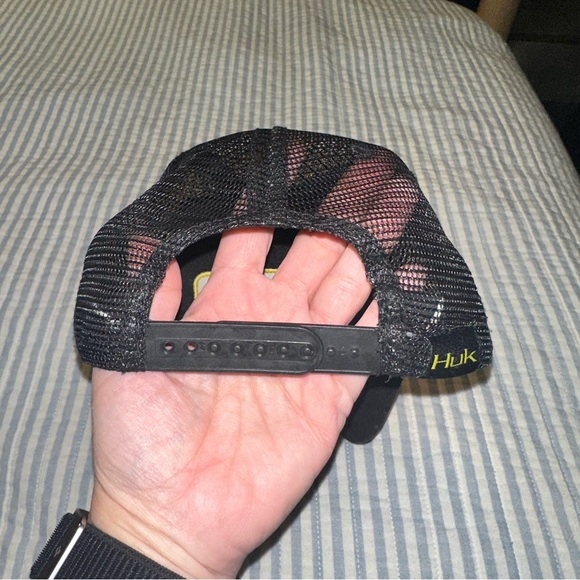 HUK Performance Fishing Gear Hat Mens Snap Back Adjustable Black Mesh Trucker - Picture 3 of 7